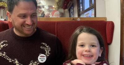 Boss' incredible Christmas gesture to employee's daughter after she caught Covid