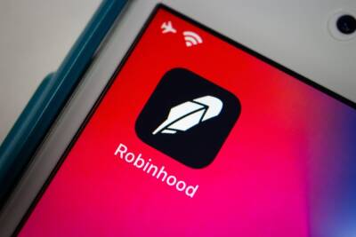 First 1,000 Robinhood Customers Get Crypto Wallets