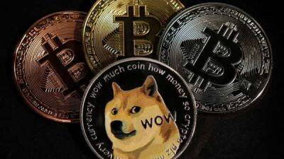 Bitcoin, ether, dogecoin gain while Solana, Unsiwap fall. Check cryptocurrency prices today