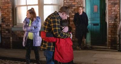 ITV Coronation Street fans disgusted by 'vile' Chesney storyline