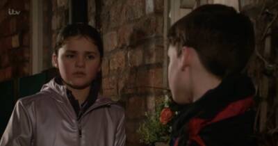 ITV Coronation Street fans spot 'scary' Hope moment after sinister prediction on youngster's future