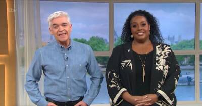 Phillip Schofield reveals Holly Willoughby's ITV This Morning return but fans 'switch off' minutes into show