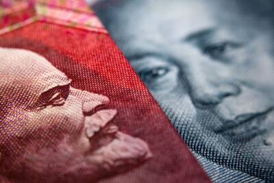 Russian Banks Eye CNY Solution as Central Bank Bars Forex Sales; New Sanctions Approved