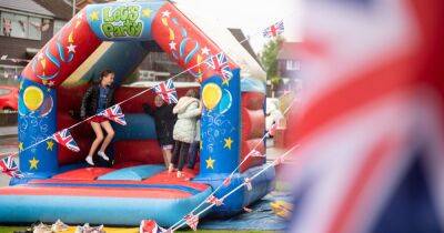 'We're made of sterner stuff': Mancs brave the rain to enjoy final day of Jubilee celebrations