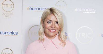 Holly Willoughby distresses her followers AGAIN with snaps on the way to the ITV This Morning forest